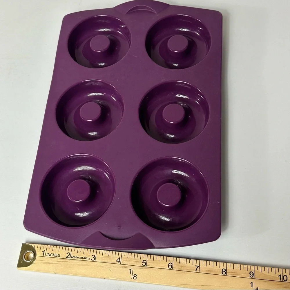 Tupperware Silicone Ring Baking Form Oven, freezer, microwave and fridge Safe